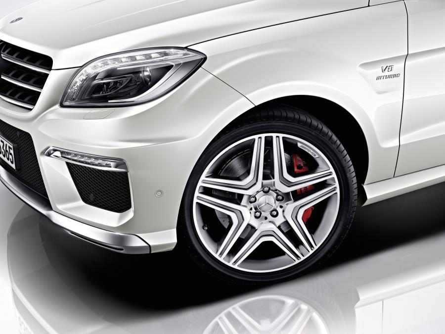  Mercedes-Benz ML63 AMG 2011 года  (фото 60 из 81)
